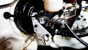 Кронштейн пропорционального клапана тормоза Honda CRX.......
