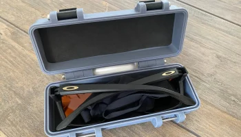 Прочный футляр для очков Oakley Sylas 2