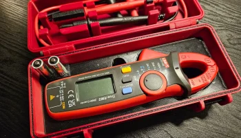 Прочный ящик для мультиметра UNI-T UT-210E........ Прочный ящик для мультиметра UNI-T UT-210E........