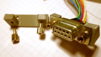 Крепление углового кронштейна с резьбой DB9, DB15 и DB25... 1