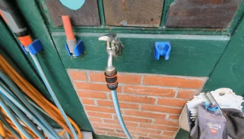 Универсальное настенное крепление для насадок и аксессуар..