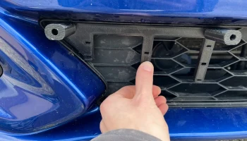 Кронштейн переднего номерного знака Honda Fit 2018-2020 г... 2