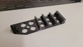 Сетевой лоток высотой 1U для коммутатора Cisco 3560CX...... 1
