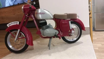 Проект JAWA-ČZ K&Yacute;VAČKA 250/353.02 - ДЕТАЛЬ №9 - БОКОВЫЕ К... 1