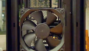 Проставка передней панели Fractal Design Meshify C...... 2
