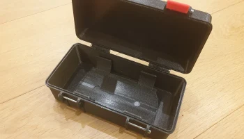 Прочный флип-кейс JBL. 1