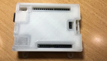 arduino_box_plain_flat_lid_no_logo_ICSP_cutout