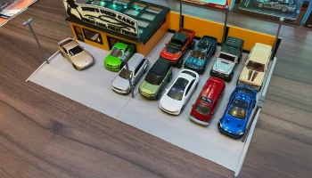 1/64 Дисплей магазина подержанных автомобилей 3