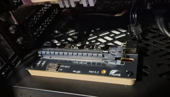 Вертикальное крепление переходной платы PCIe для корпусов... 2