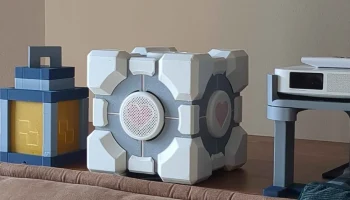 Portal Companion Cube NAS 1