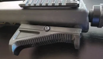 Клон Magpul AFG - планка Пикатинни 1