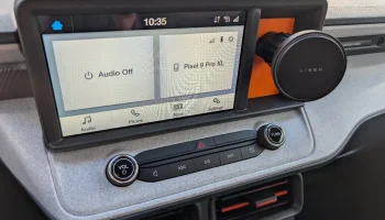 Вставка с прорезями для крепления телефона (Ford Maverick... 3