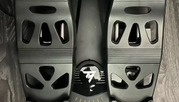 Проставка Thrustmaster TFRP (педали руля направления)......