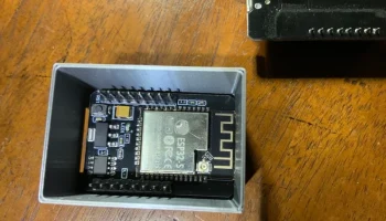 Корпус ESP32-CAM (слоты для микро SD и светодиодной лампы.. 4