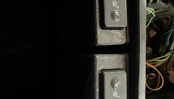 Крепление переключателя подогрева сиденья Honda/Acura.......