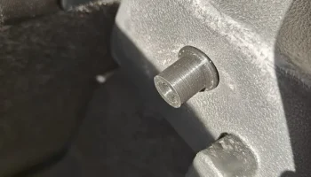 Ремонт петель полки автомобиля