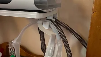 Настенный кронштейн для аппарата Airsense 11 CPAP......... 2