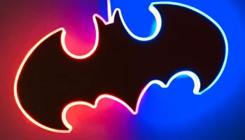 СВЕТОДИОДНАЯ ВЫВЕСКА БЭТМЕН NEOPIXEL............