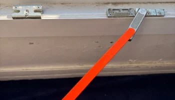 Удлинитель распорки откидного окна 1