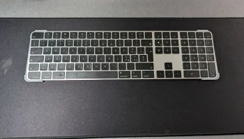 Apple Magic Keyboard 2-in-1: подъемник и вертикальная подста 1