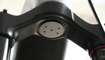 Крепление AirTag и Moto Tag для рулевой трубки MTB вилки ... 3