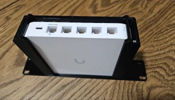 Крепление в 10-дюймовую стойку для UniFi UXG Max | UniFi ... 4