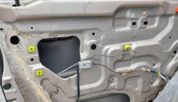 Направляющая стержня внутренней дверной ручки Honda CRV..... 5