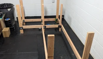 Изготовленный на заказ верстак L-образной формы 2x4........ 5
