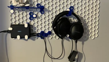 Настенные крючки Honeycomb для хранения данных Anker PowerPo 1