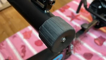 Замок резиновых ножек Azura Desk Bike