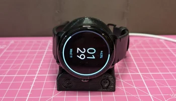 Подставка для зарядки Pixel Watch 3 (45 мм)...... 1
