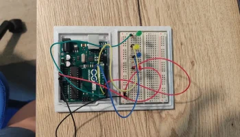 Arduino Uno и 30-рядное крепление для макета............