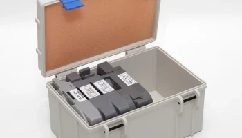 Прочная коробка с картриджем с лентой для этикеток Brothe.. 1