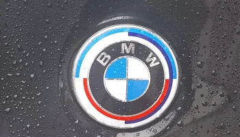 Адаптер с логотипом BMW