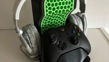 Контроллер Xbox и держатель гарнитуры......... Контроллер Xbox и держатель гарнитуры.........