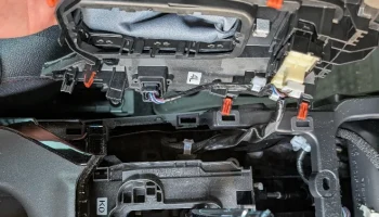 E210/2019+ Лоток для хранения беспроводного зарядного уст... 2