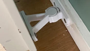 Дверной держатель (дверной стопор)...
