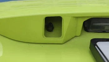 Крепление задней камеры Toyota Sienta 15-20............. 1