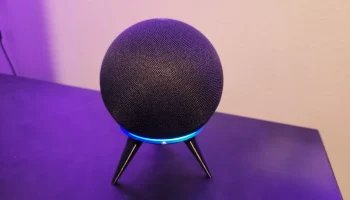 Подставка Amazon Echo Dot Gen 4