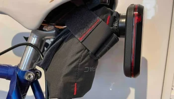 Четвертьоборотный зажим для седельной сумки Garmin Varia ... 6