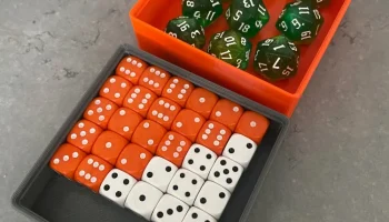 Лоток для кубиков Gridfinity 2x2 - 12 мм и кубики D20......