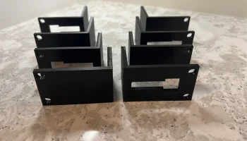 Ушко для стойки для коммутатора Netgear (текущая версия 1... 3
