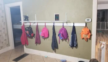 Настенный крючок, защита от детей............
