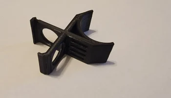 Scout 32 - специальный USB-держатель с защелкой........ 2