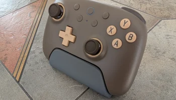Подставка для контроллера 8bitdo Ultimate C со слотом для кл 2