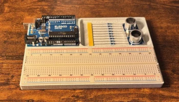 Держатель Arduino и хлебной доски