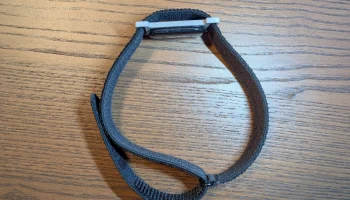 Воздушный адаптер Fitbit для ремней на бицепс или лент НА... 3