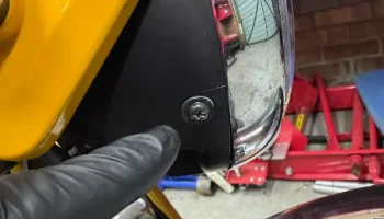Крепление дополнительного фонаря Honda Monkey z125.......... 1