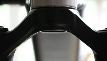 Крепление AirTag и Moto Tag для рулевой трубки MTB вилки ... 4