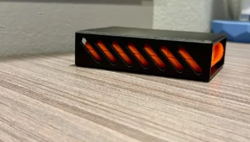 Крепление для жесткого диска Lacie Rugged под столом....... 1